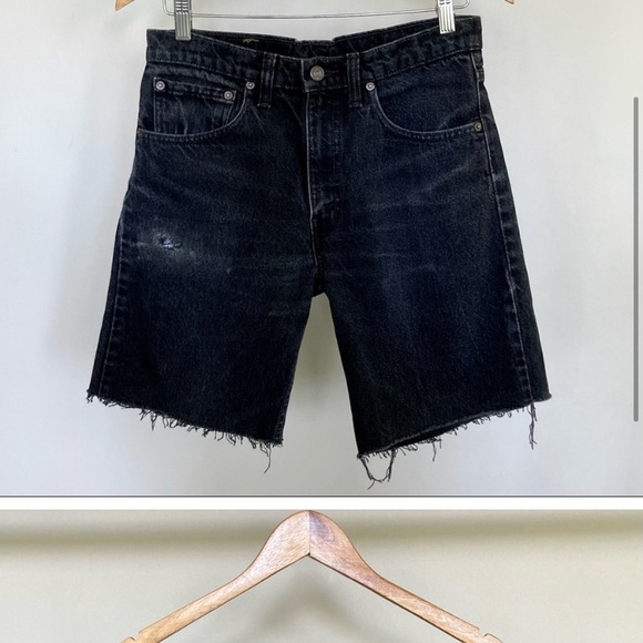 Vintage Levi’s 550 remade longline denim cut-off shorts. 🖤 - Picture 4 of 8